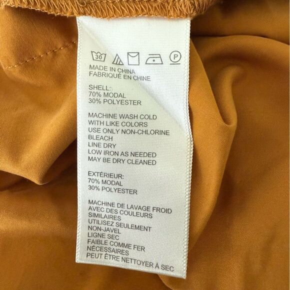 Urban Outfitters Mustard Yellow Pleated Shorts - Picture 5 of 6